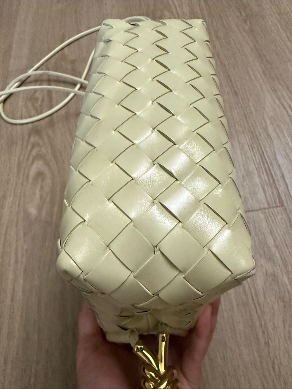 Bottega Veneta Small Loop Camera Bag – Ice Cream Intrecciato Leather – Gold Knot - Picture 5 of 6
